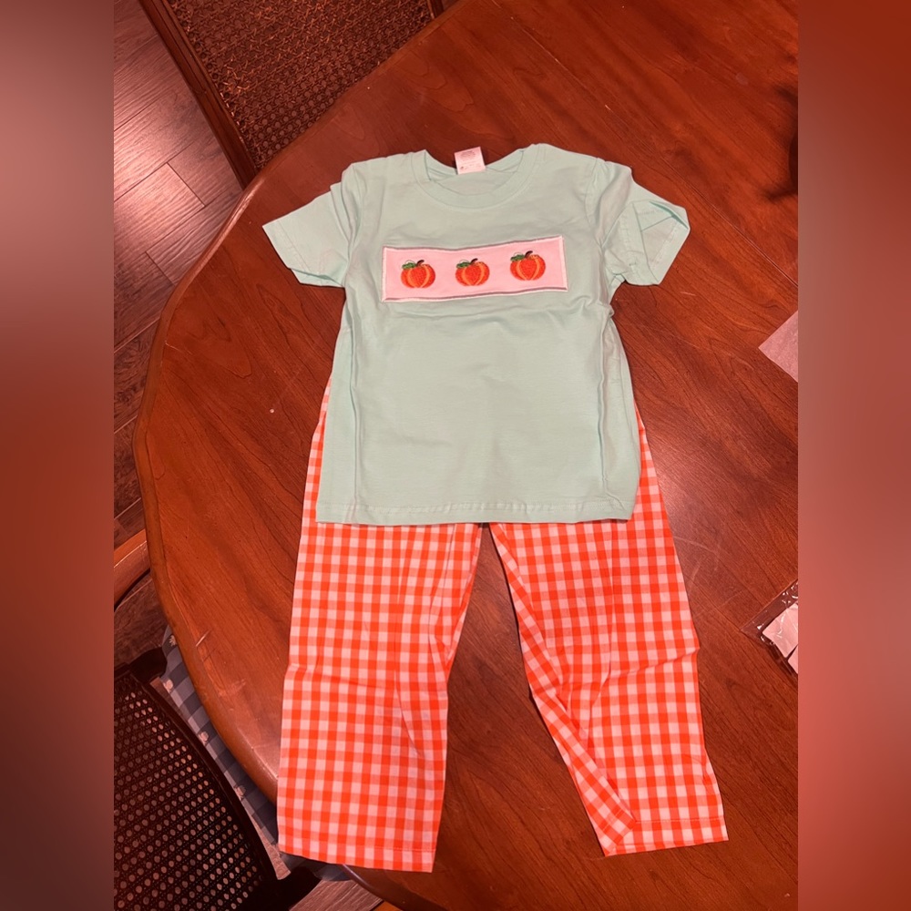 Plaid pants and short sleeve pumpkin embroidery shirt